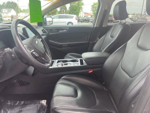 Used 2022 Ford Edge Titanium image 5
