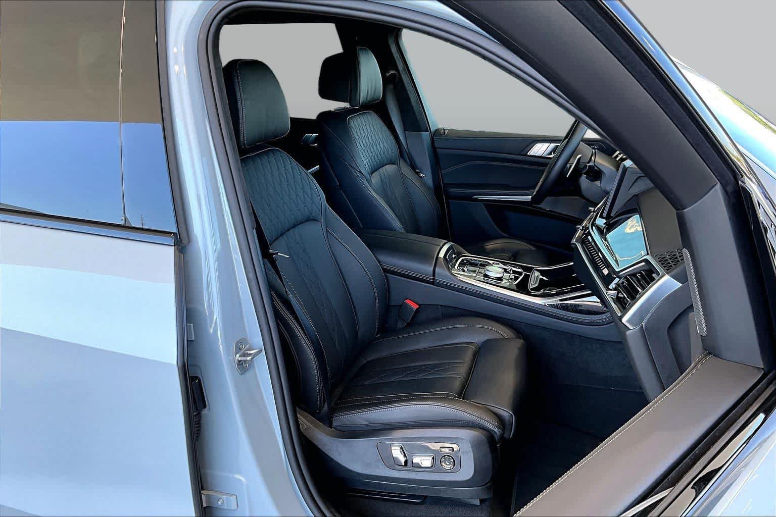 Used 2026 BMW X7 M60i AWD/4WD image 8
