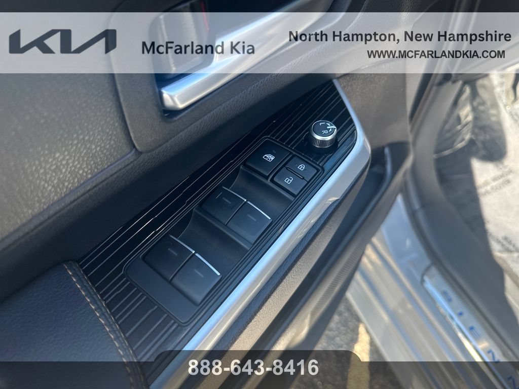 Used 2025 Toyota Sienna XLE Woodland Edition AWD/4WD image 16