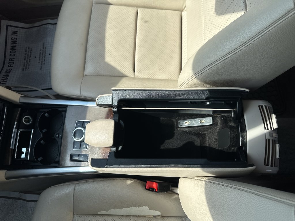 Used 2016 Mercedes-Benz E 350 4MATIC Sedan image 33