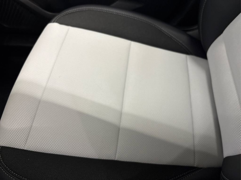 Used 2025 Chevrolet Equinox EV LT image 41