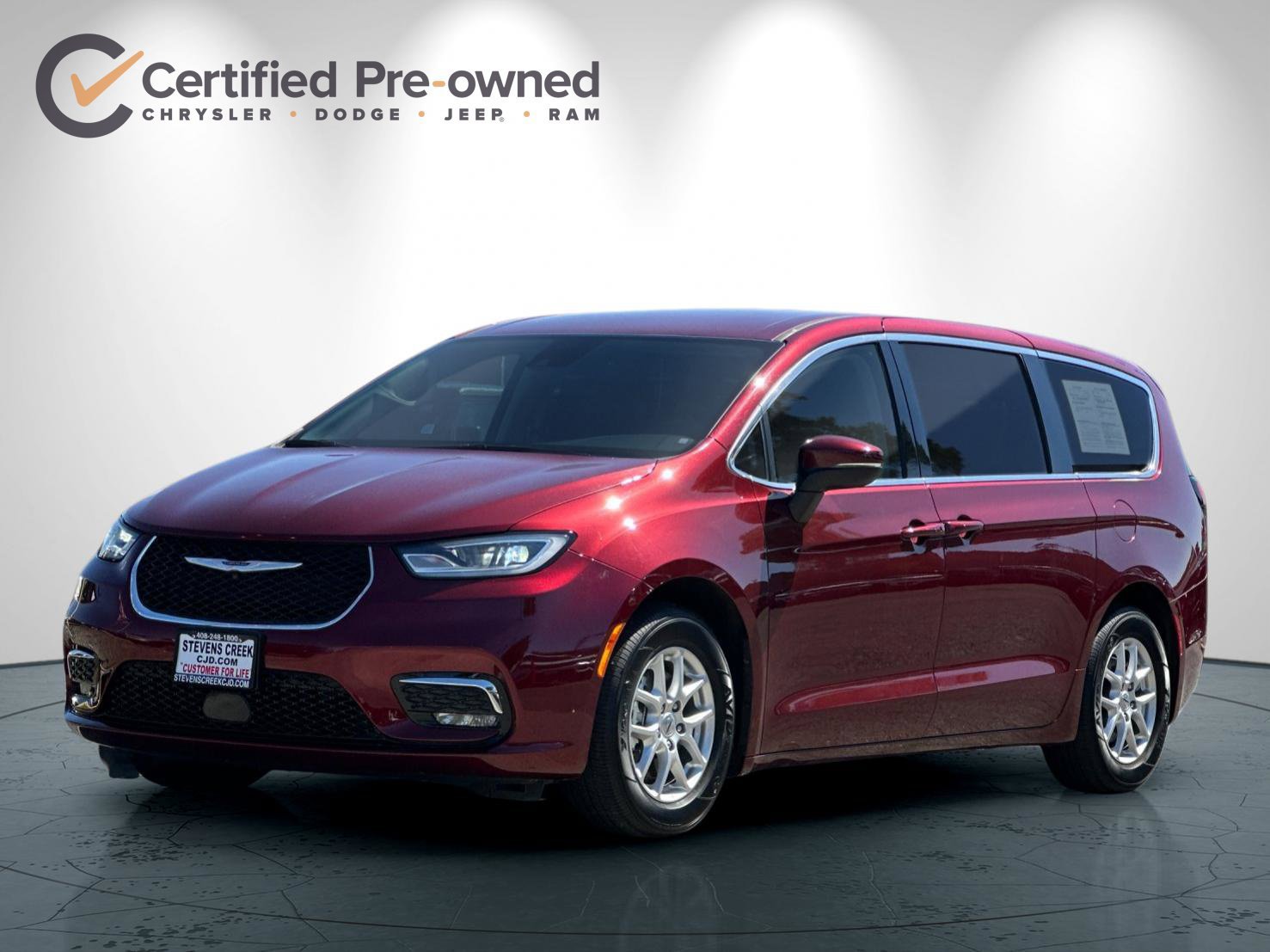 Used 2023 Chrysler Pacifica Touring-L FWD image 8