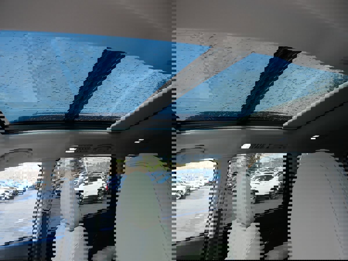 Used 2021 Subaru Ascent Limited w/ Technology Package image 11