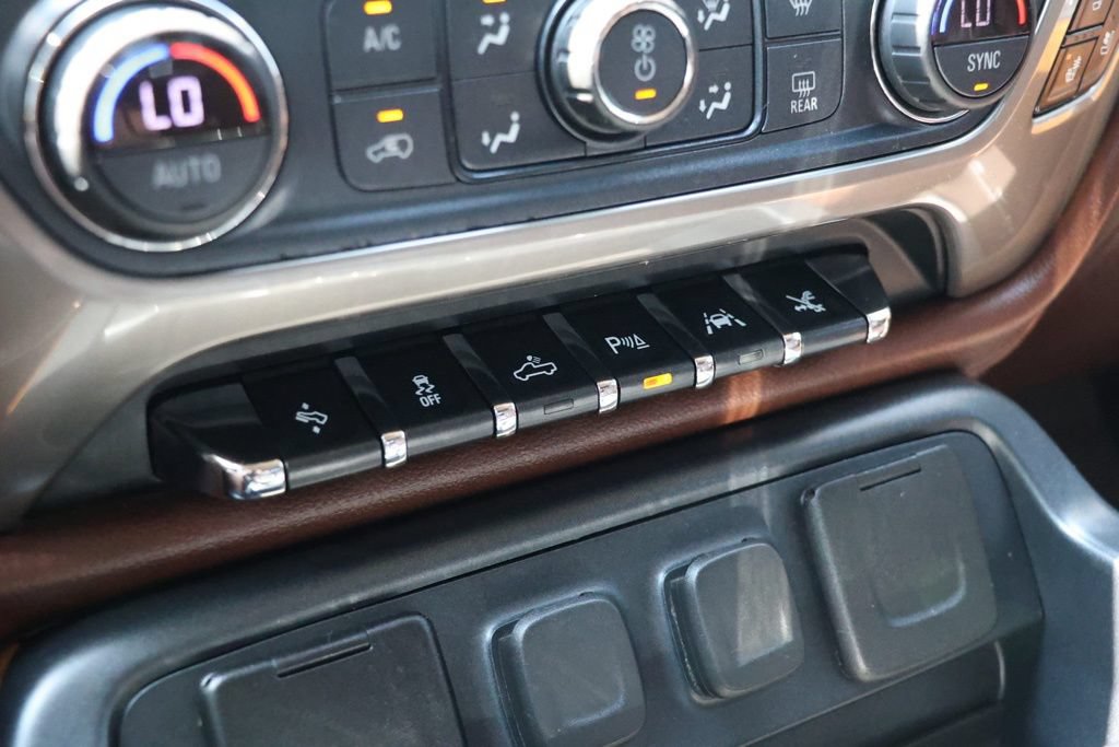 Used 2018 Chevrolet Silverado 1500 High Country AWD/4WD image 26