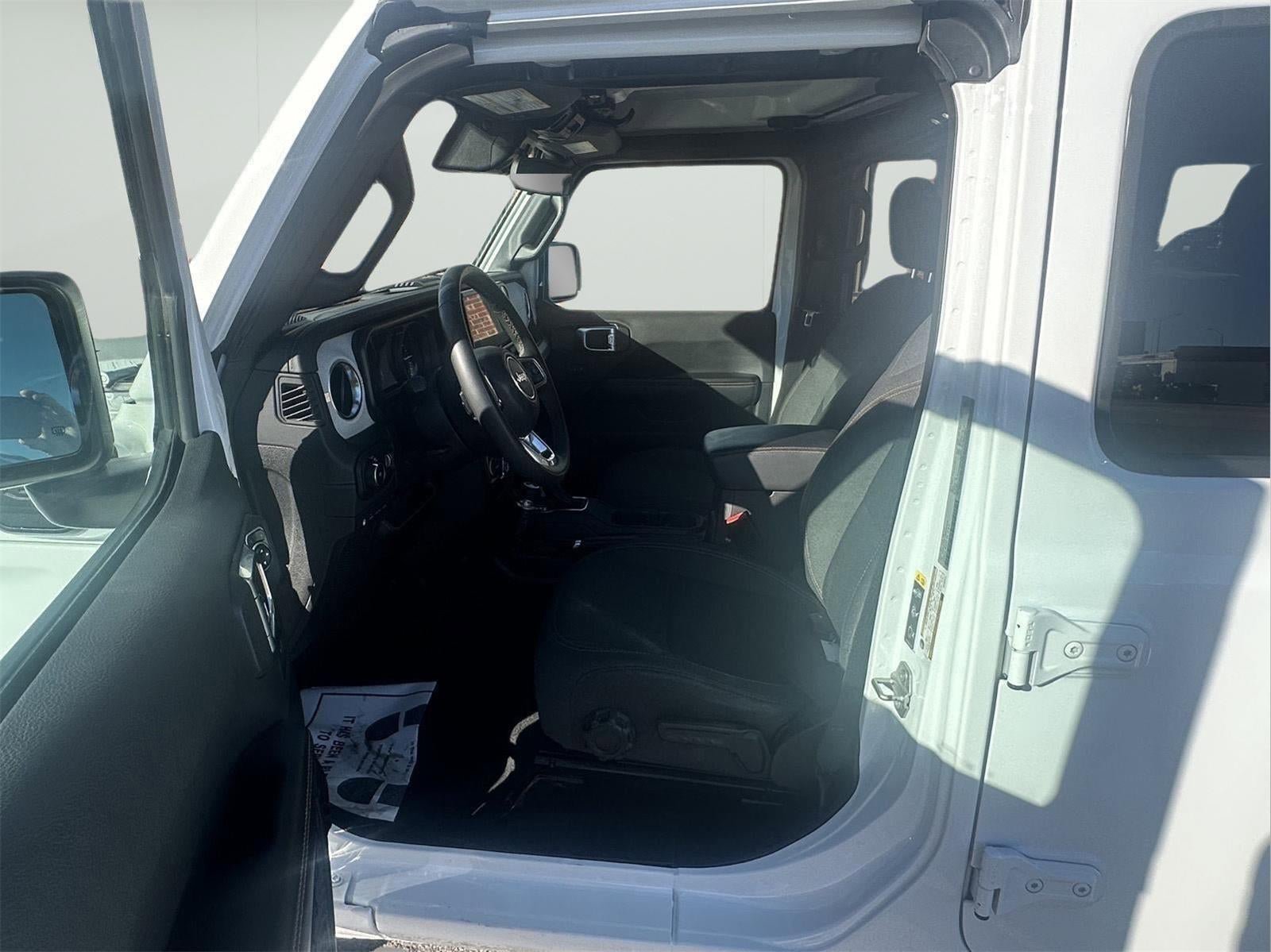 Used 2024 Jeep Wrangler Unlimited Sahara AWD/4WD image 13