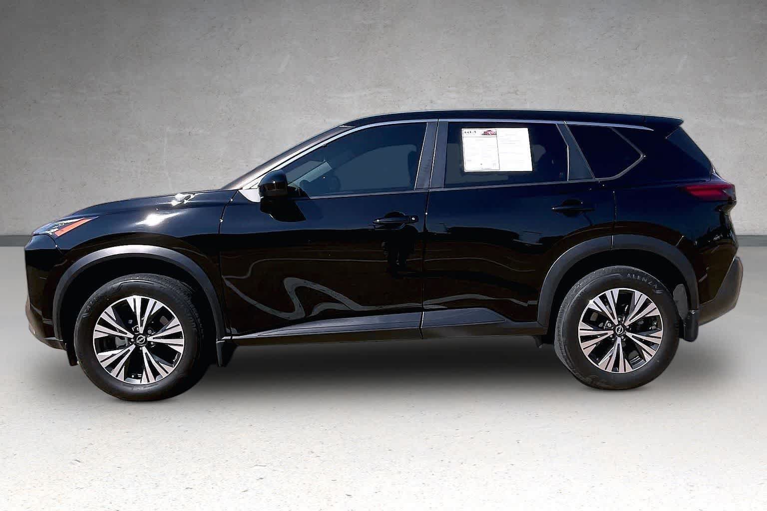Used 2023 Nissan Rogue SV FWD image 3