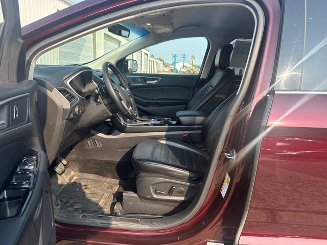Used 2018 Ford Edge SEL w/ Equipment Group 201A AWD/4WD image 3