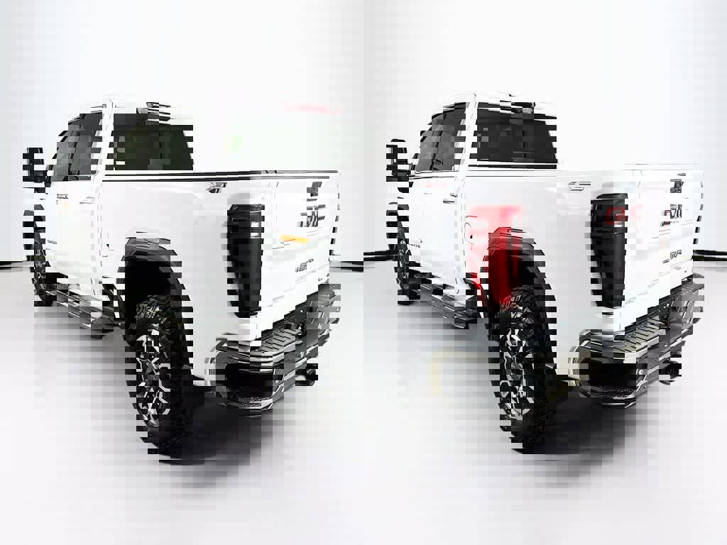 Used 2024 GMC Sierra 2500 SLT w/ SLT Premium Package image 4
