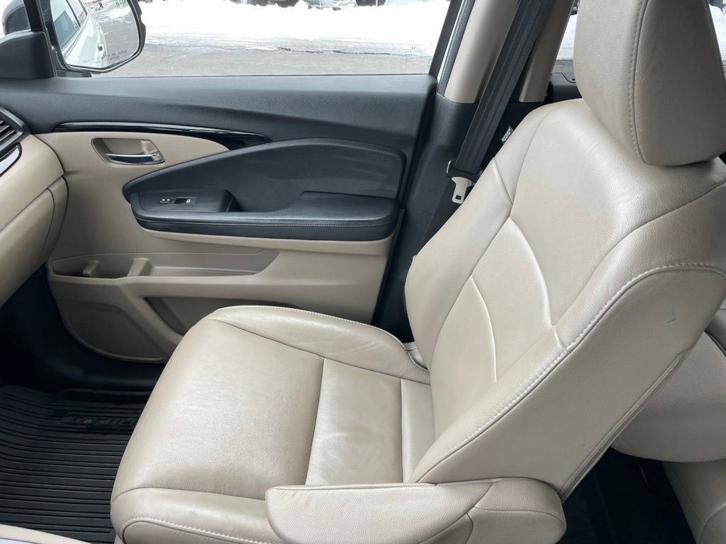 Used 2019 Honda Pilot Touring image 20