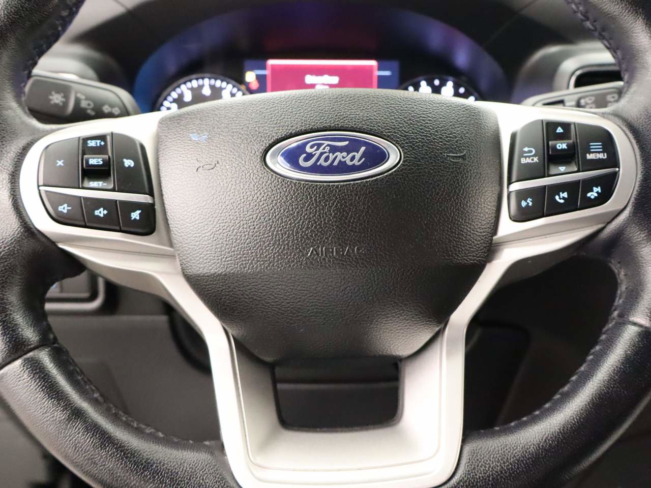 Used 2023 Ford Explorer XLT w/ Equipment Group 202A image 11