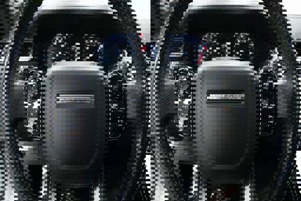 Used 2018 Land Rover Range Rover Velar S image 14