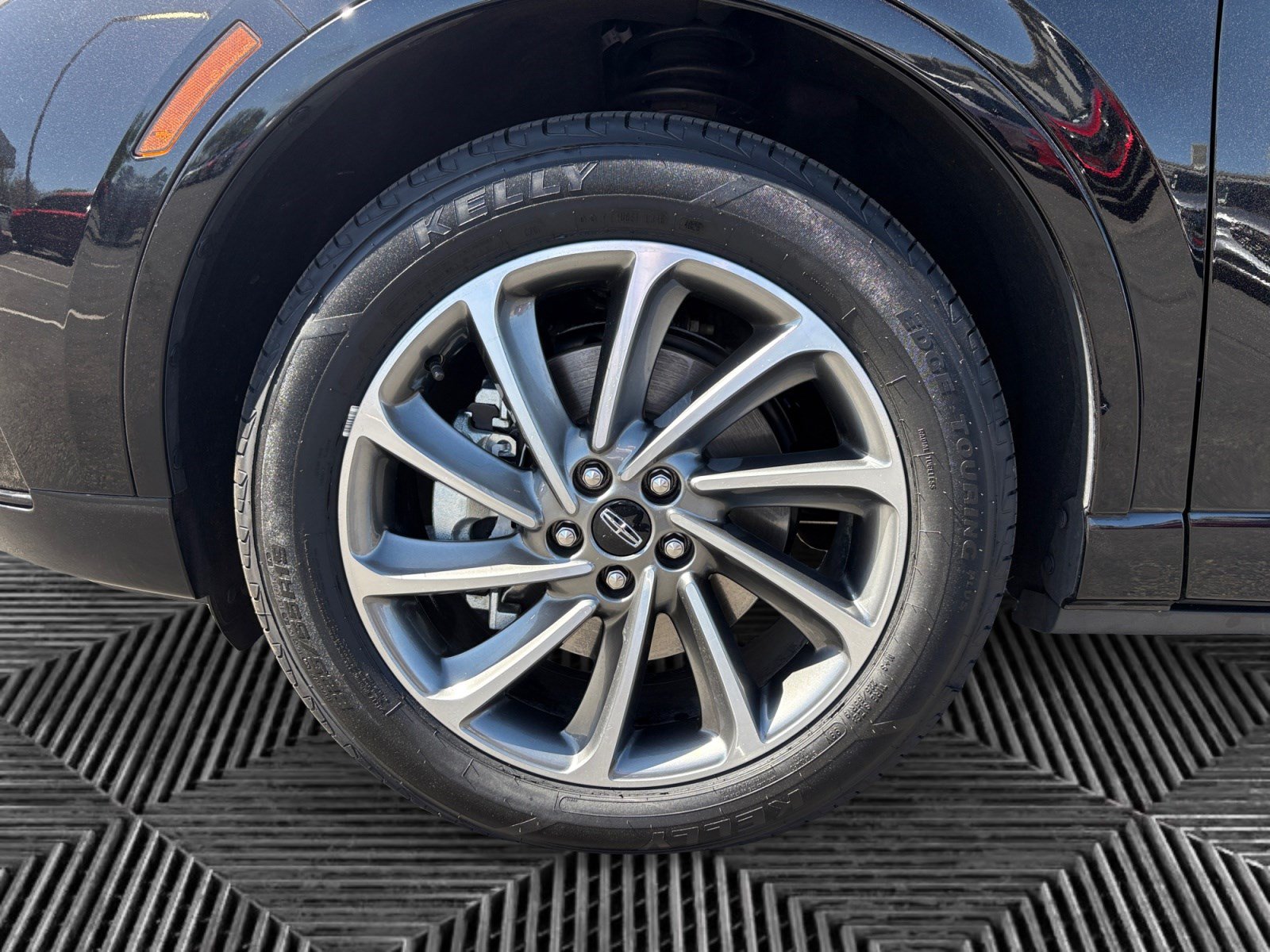 Certified 2024 Lincoln Corsair Grand Touring w/ Equipment Group 301A AWD/4WD image 14