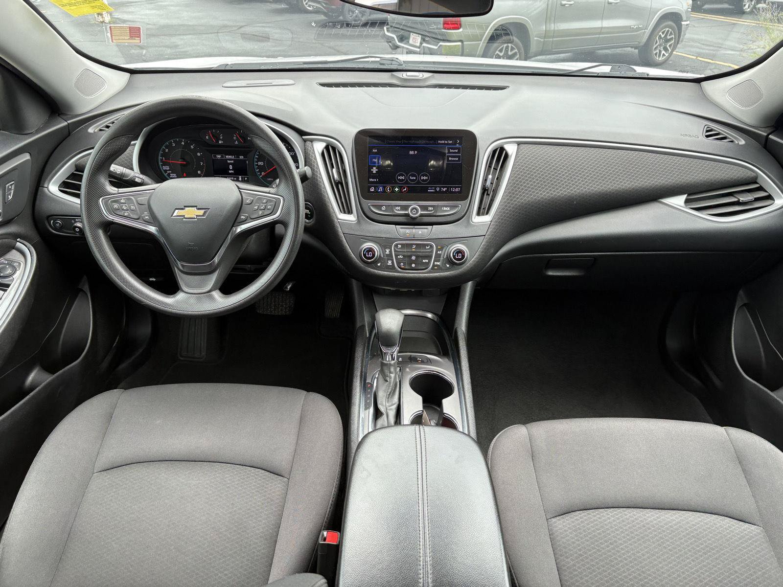 Used 2024 Chevrolet Malibu LT FWD image 11