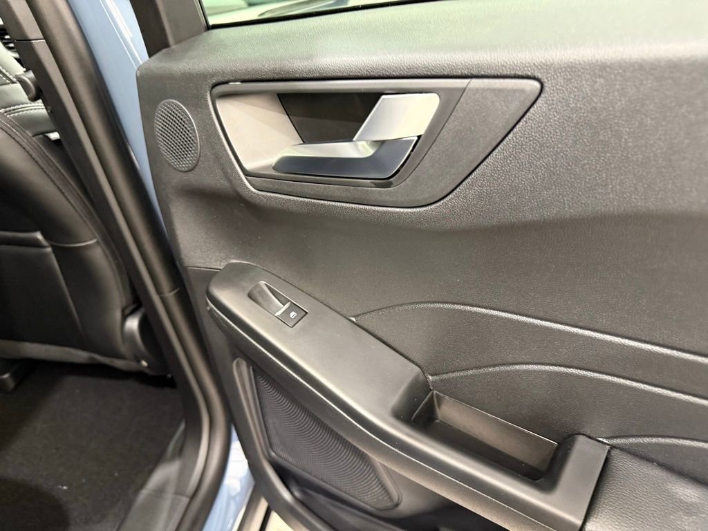 New 2025 Ford Escape SE w/ PHEV Premium Package image 25