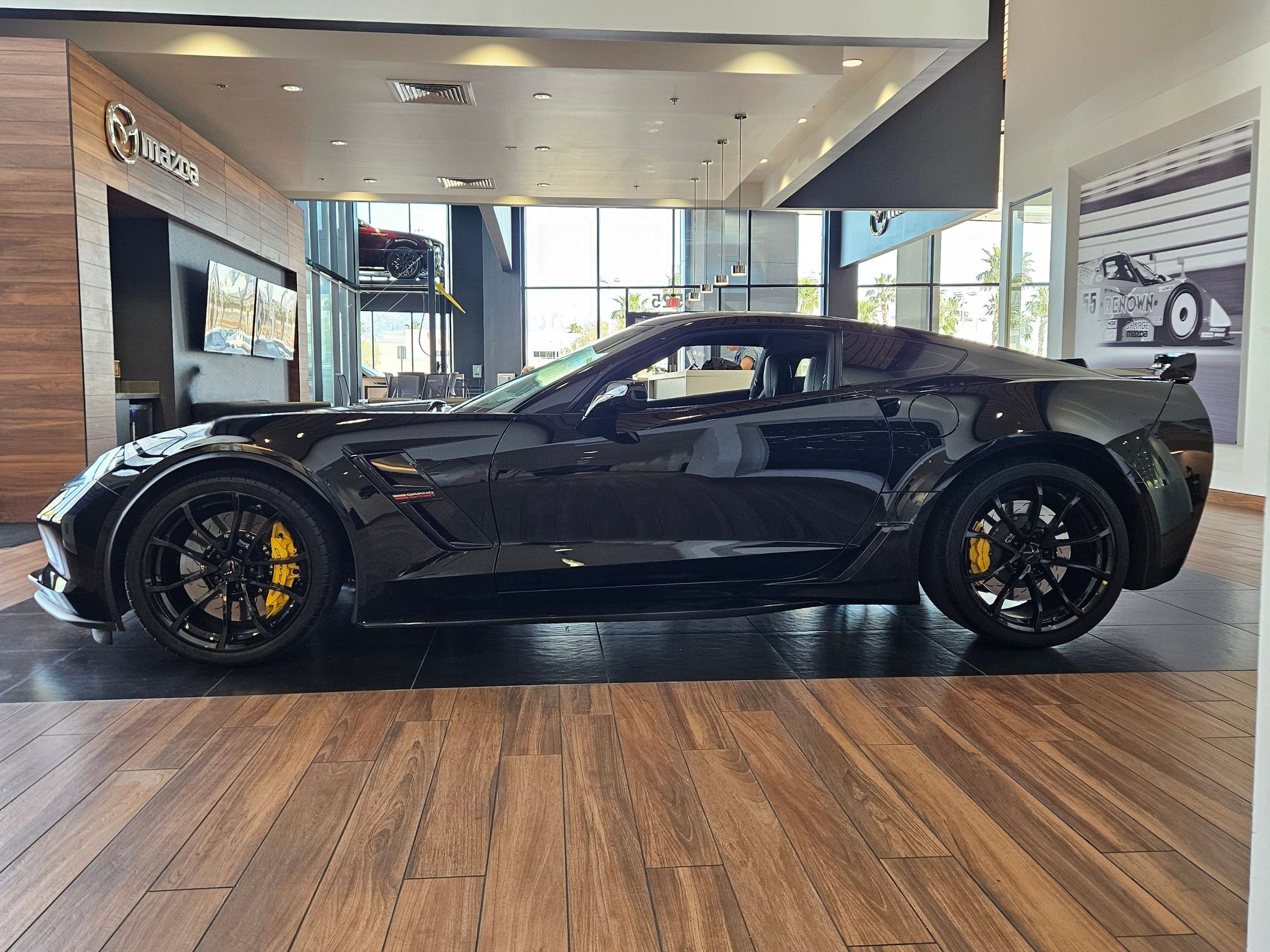 Used 2019 Chevrolet Corvette Grand Sport RWD image 2