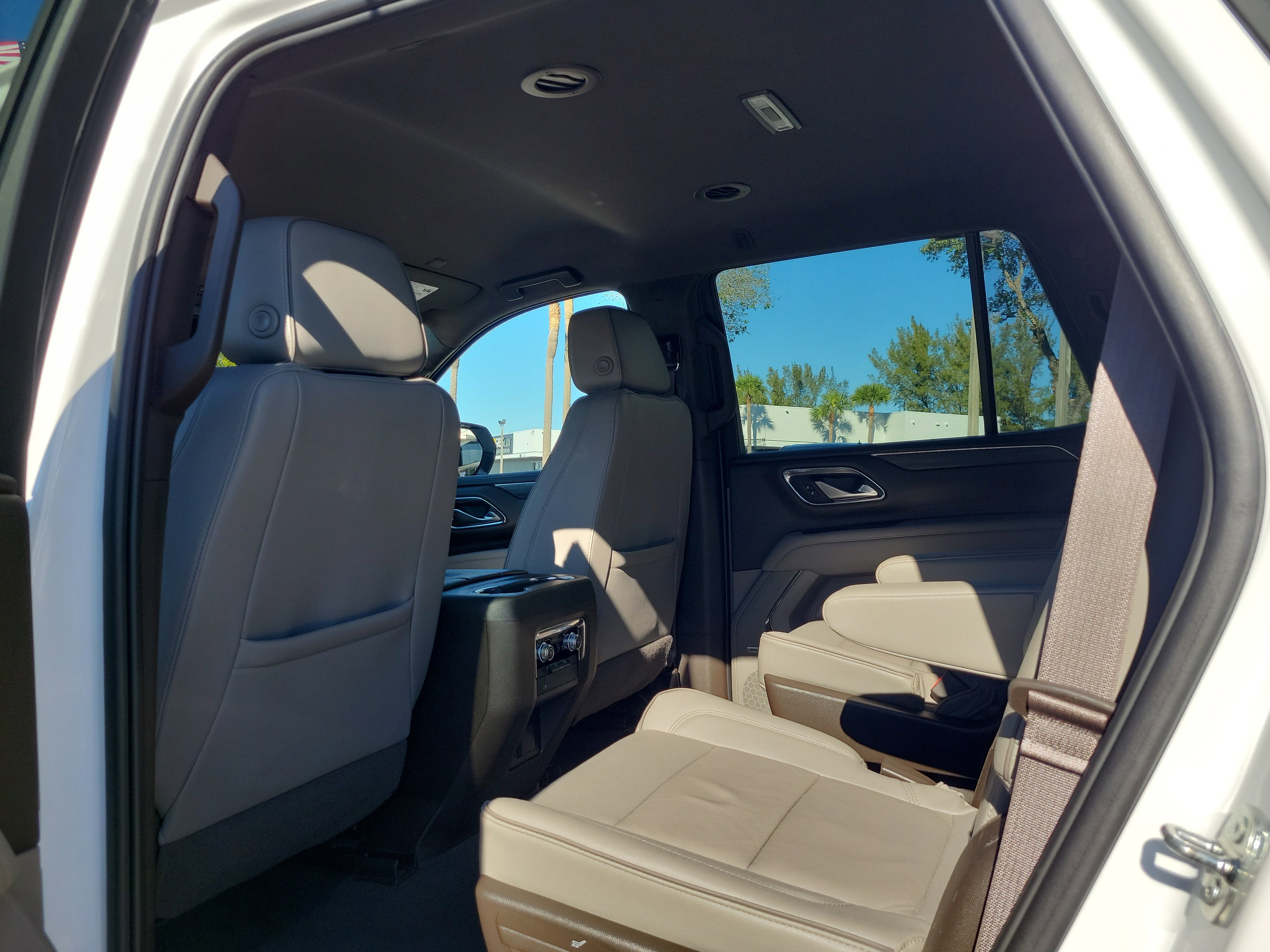 Used 2023 GMC Yukon SLT image 14