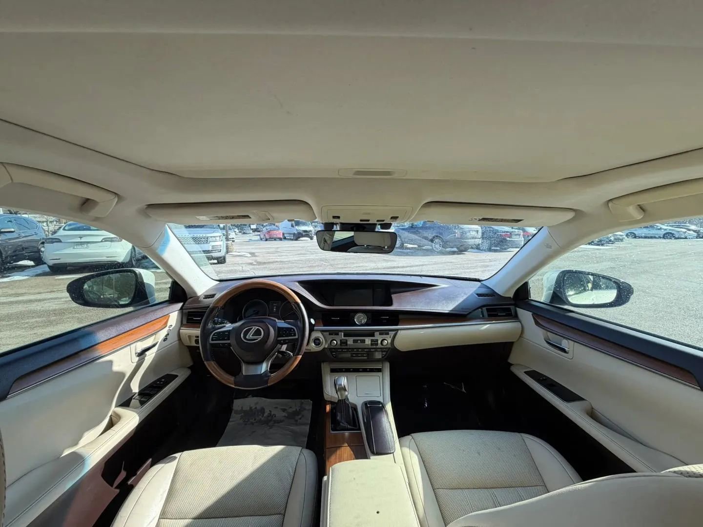 Used 2017 Lexus ES 300h FWD image 17
