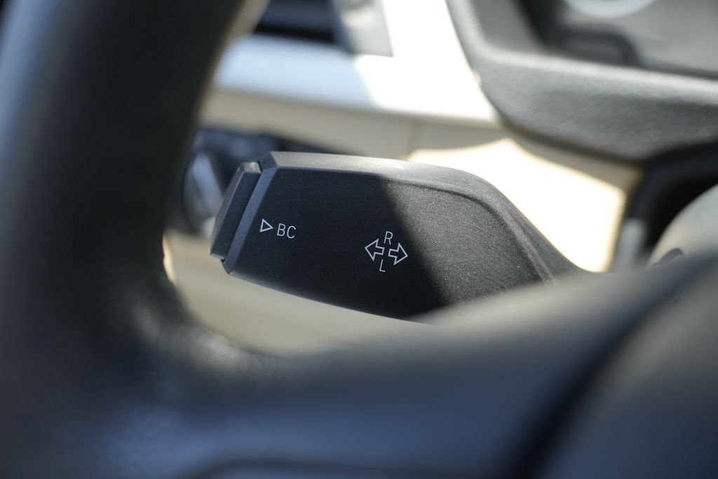 Used 2018 BMW 320i xDrive Sedan AWD/4WD image 48