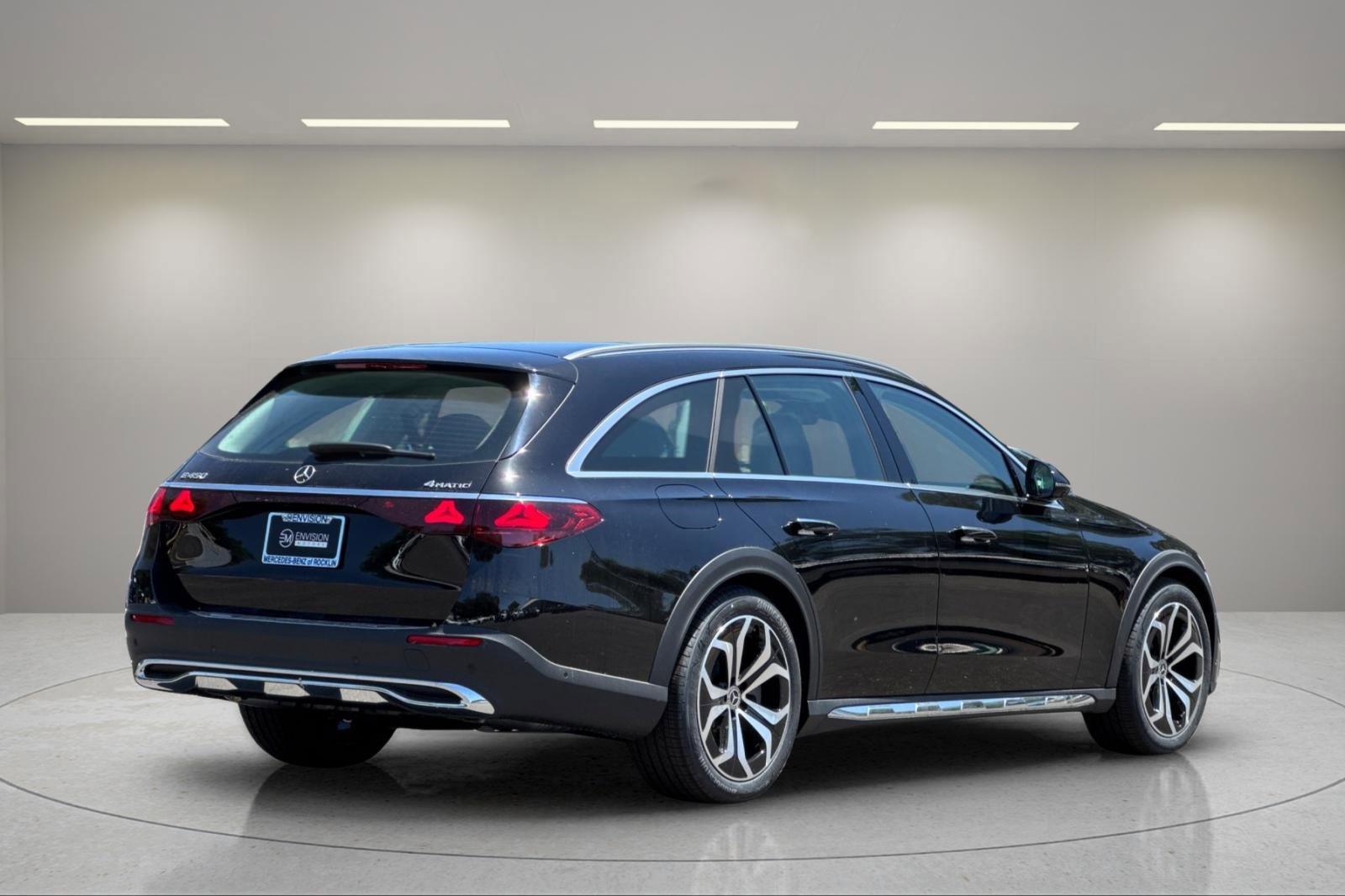 New 2025 Mercedes-Benz E 450 4MATIC All-Terrain Wagon image 4