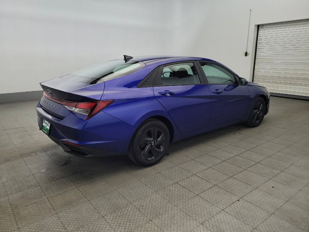 Used 2023 Hyundai Elantra SEL w/ Cargo Package image 10