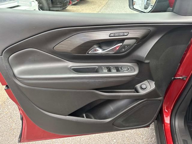 Used 2023 GMC Terrain SLT image 24