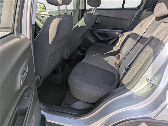 Used 2022 Chevrolet Trax LS w/ Tint and Cruise Package image 17