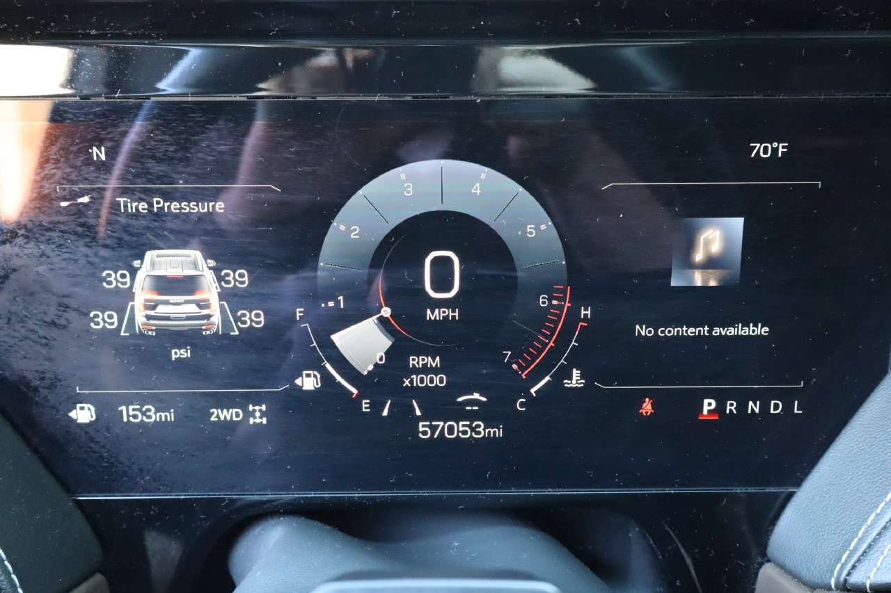Used 2025 GMC Yukon Denali Ultimate AWD/4WD image 12