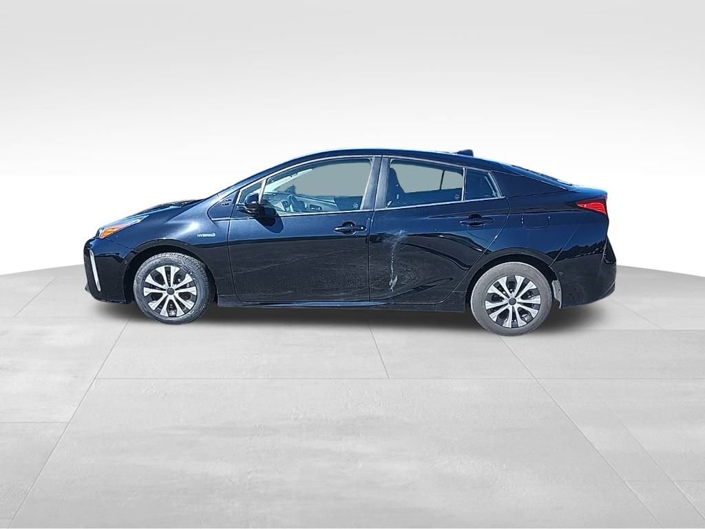 Used 2020 Toyota Prius LE image 9