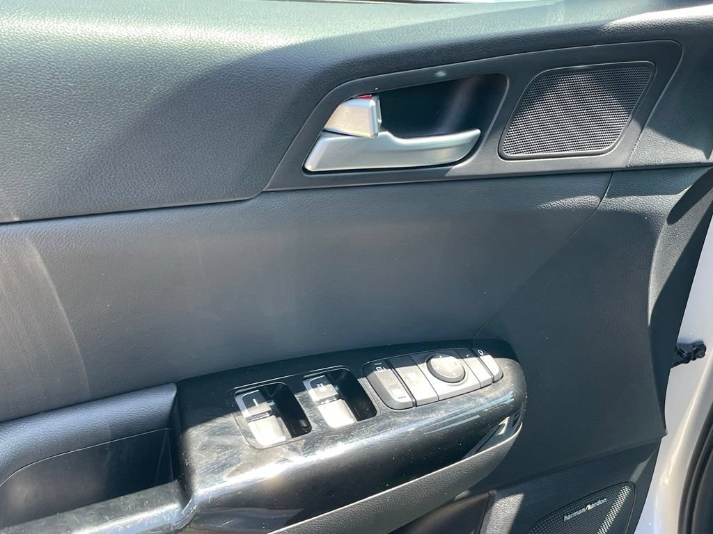 Certified 2022 Kia Sportage SX FWD image 11