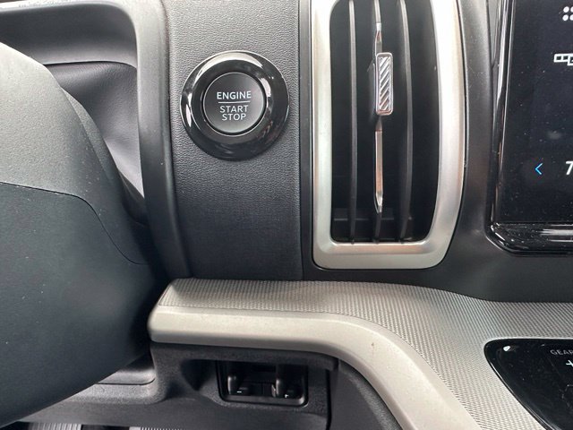 Used 2025 Ford Expedition Active AWD/4WD image 23