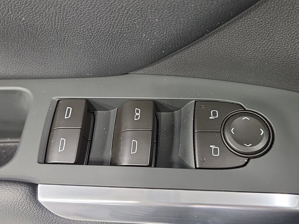 New 2026 Chevrolet Traverse LT image 31