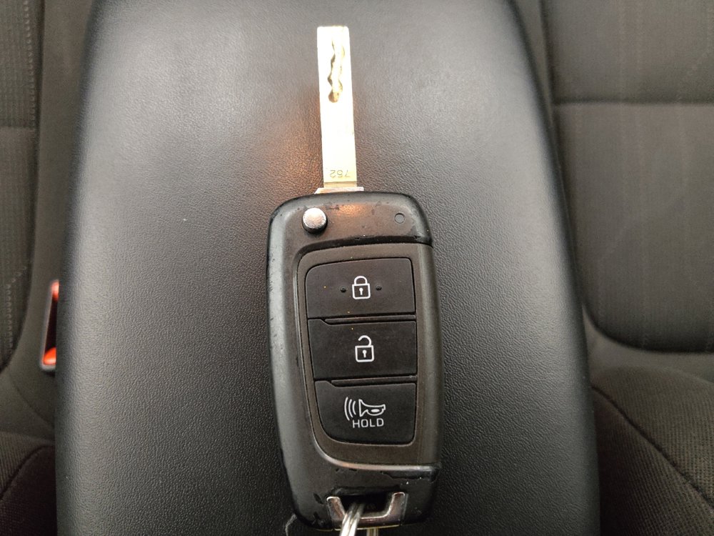 Used 2024 Hyundai Venue SE image 32