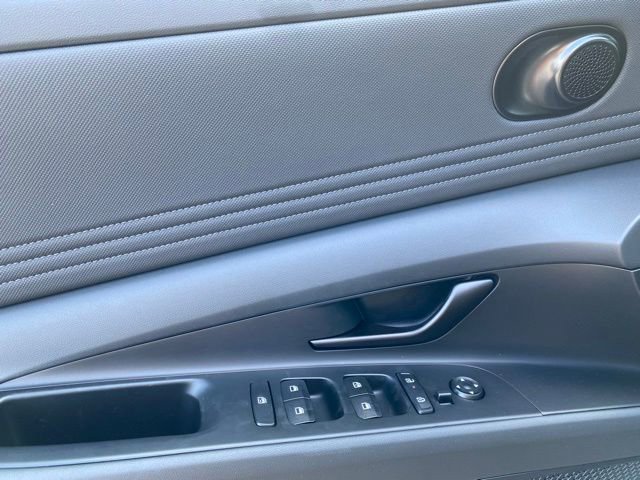 New 2025 Hyundai Elantra Hybrid FWD image 20