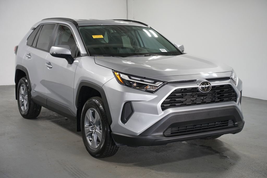 Used 2025 Toyota RAV4 LE image 3