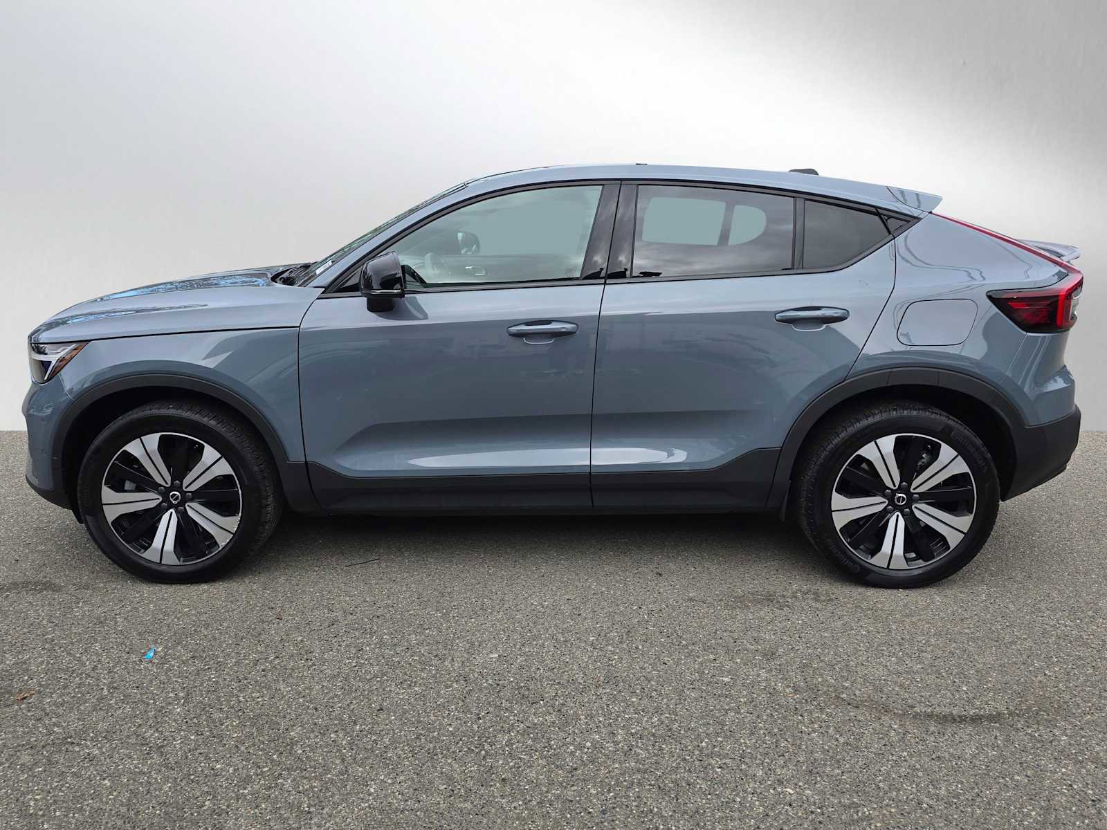 Certified 2023 Volvo C40 P8 Recharge Plus image 6
