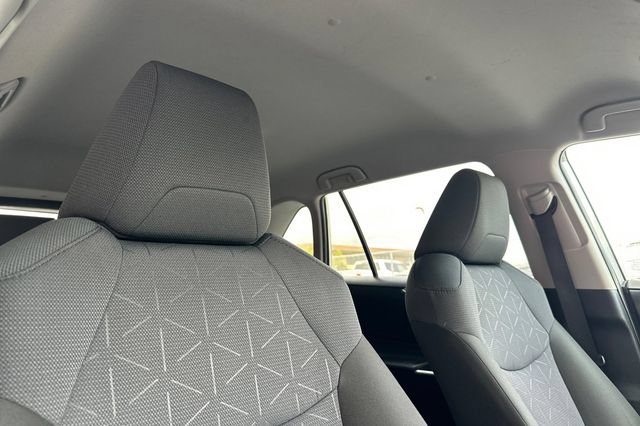 Certified 2025 Toyota RAV4 XLE FWD image 21