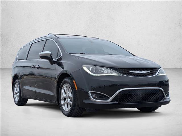 Used 2020 Chrysler Pacifica Limited image 3