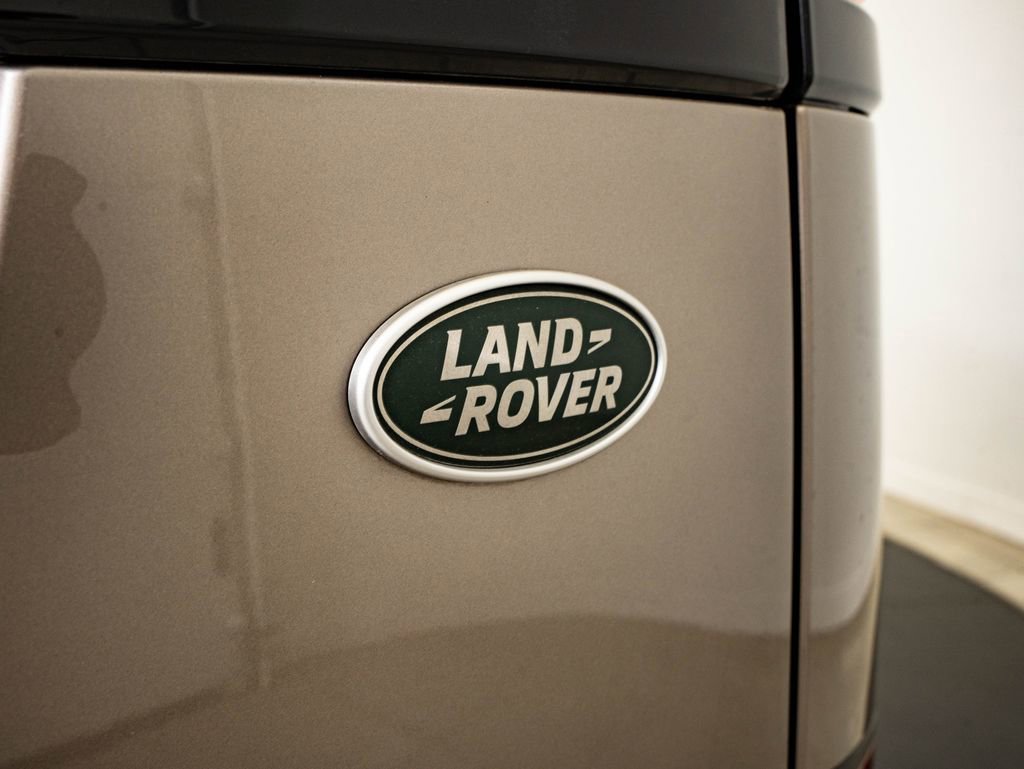 Used 2023 Land Rover Range Rover Velar S AWD/4WD image 17