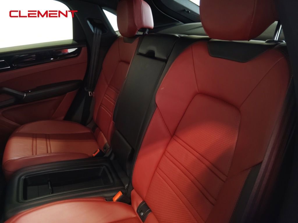 Used 2022 Porsche Cayenne S image 32