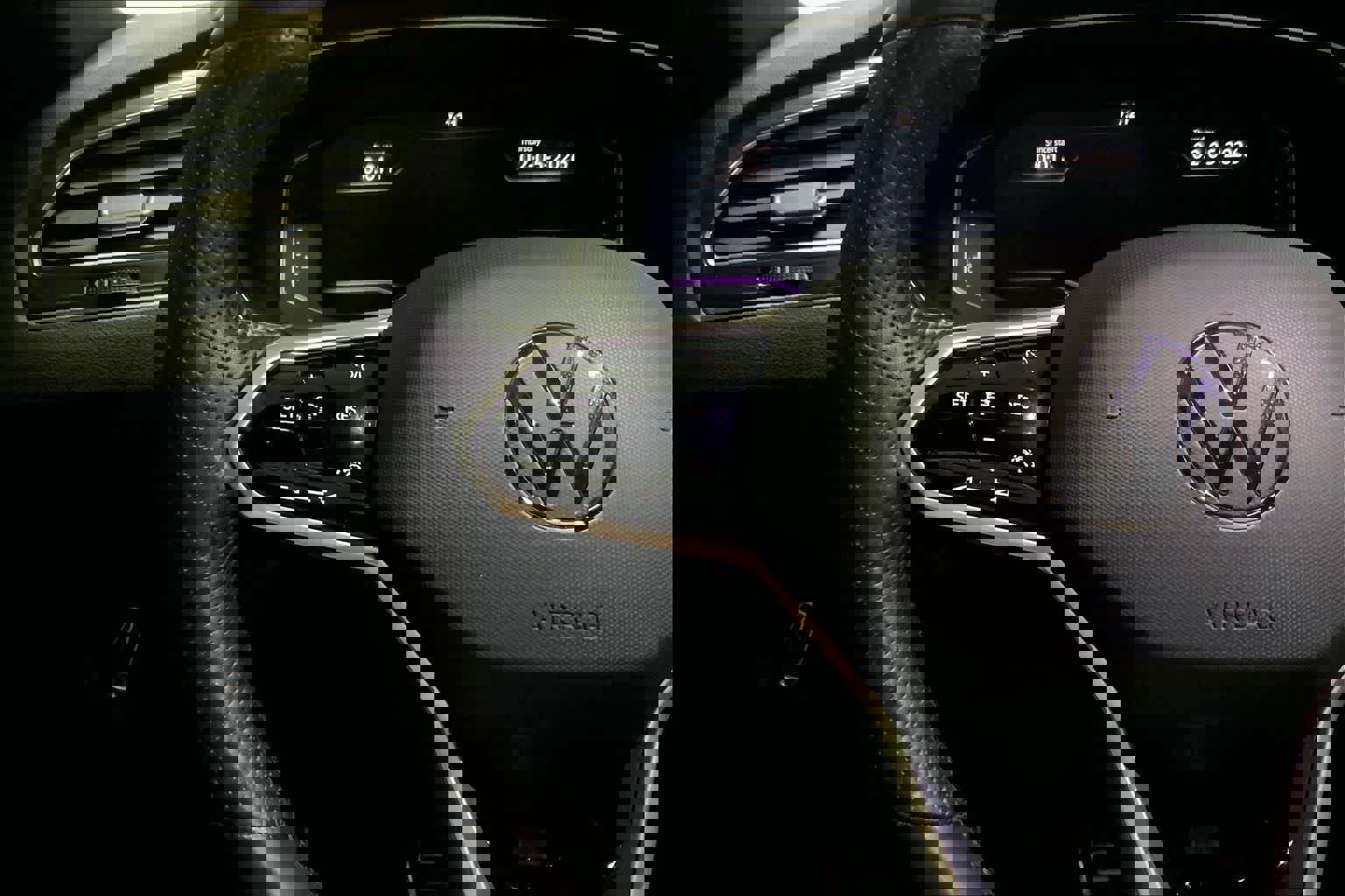 Used 2023 Volkswagen Tiguan SEL R-Line image 23