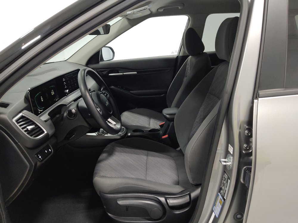 Used 2024 Kia Seltos LX AWD/4WD image 17