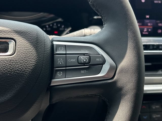 Used 2025 Jeep Compass Limited AWD/4WD image 36