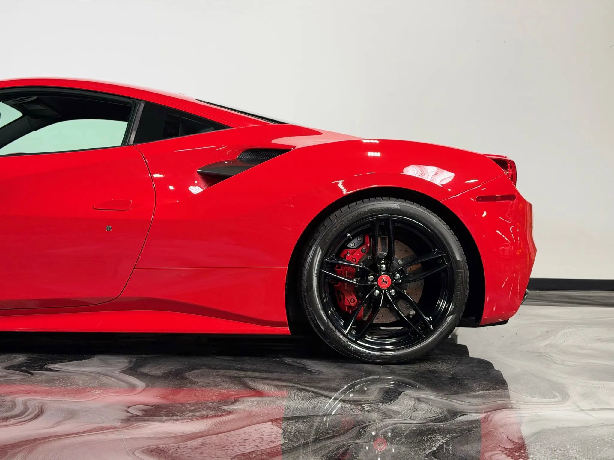 Used 2016 Ferrari 488 GTB image 4