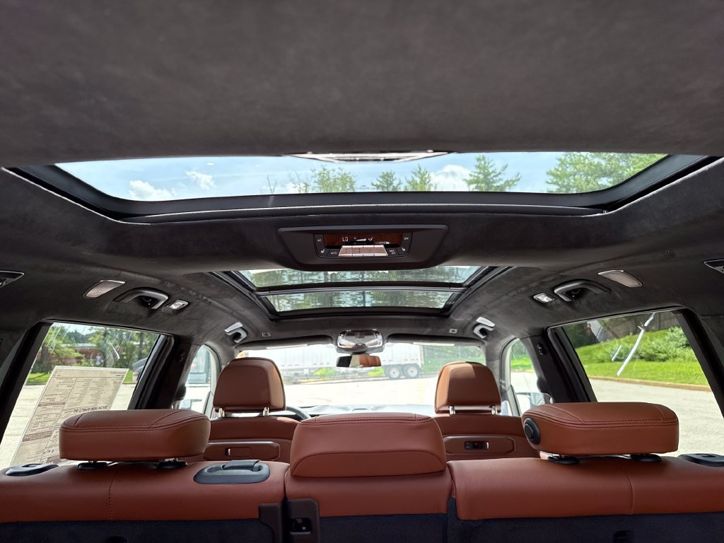 New 2027 BMW X7 M60i AWD/4WD image 25
