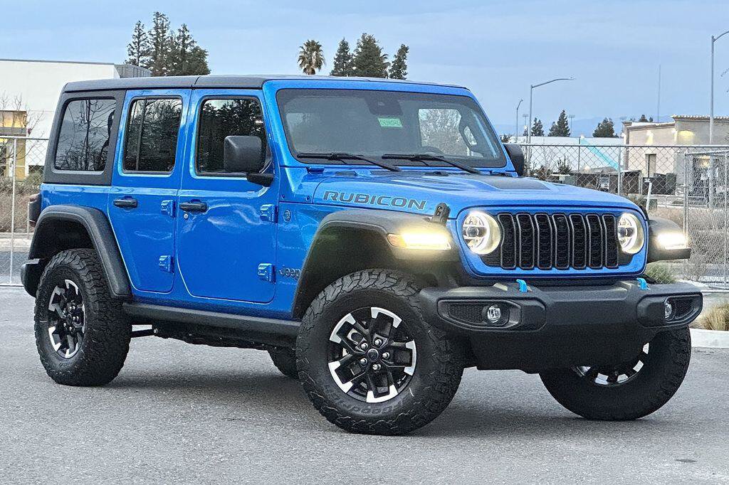 New 2024 Jeep Wrangler Unlimited Rubicon 4xe w/ Technology Group AWD/4WD image 2