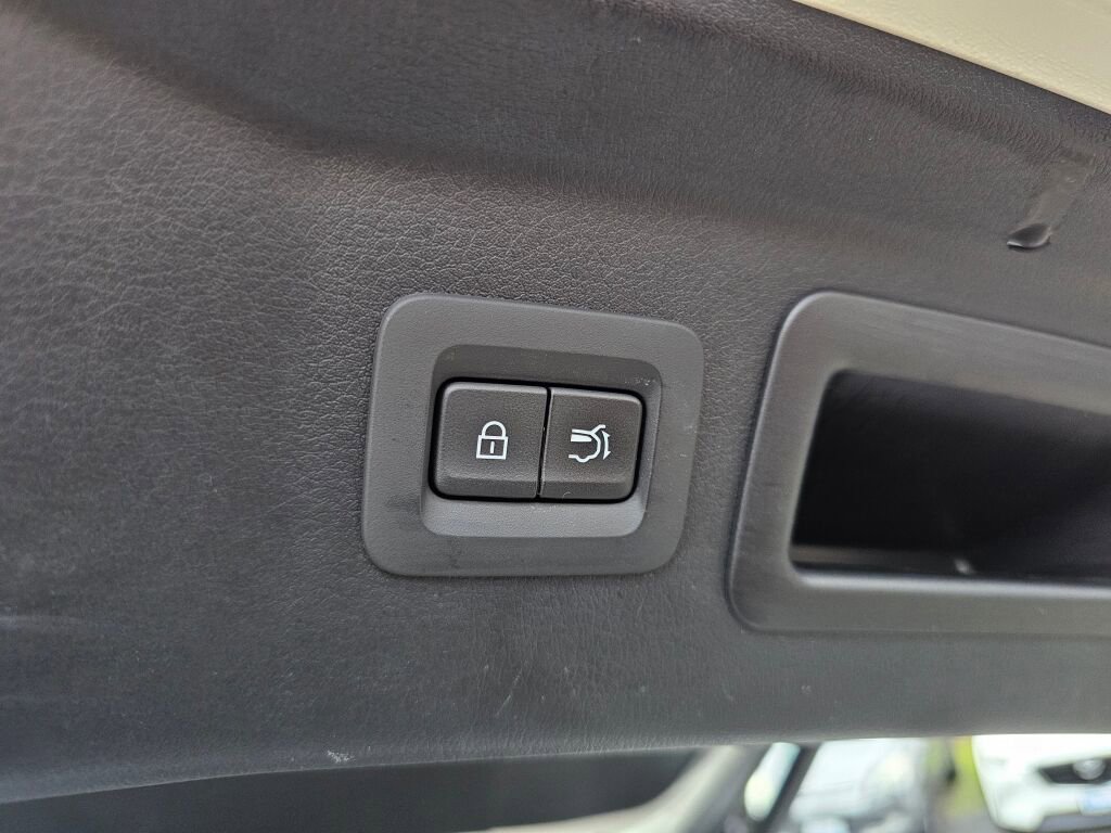 Certified 2024 MAZDA CX-90 Plug-In Hybrid w/ Premium Pkg image 18