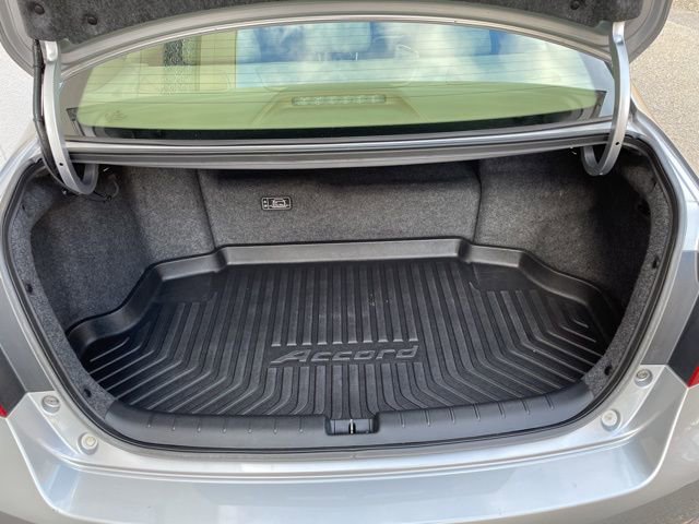 Used 2017 Honda Accord Touring image 9