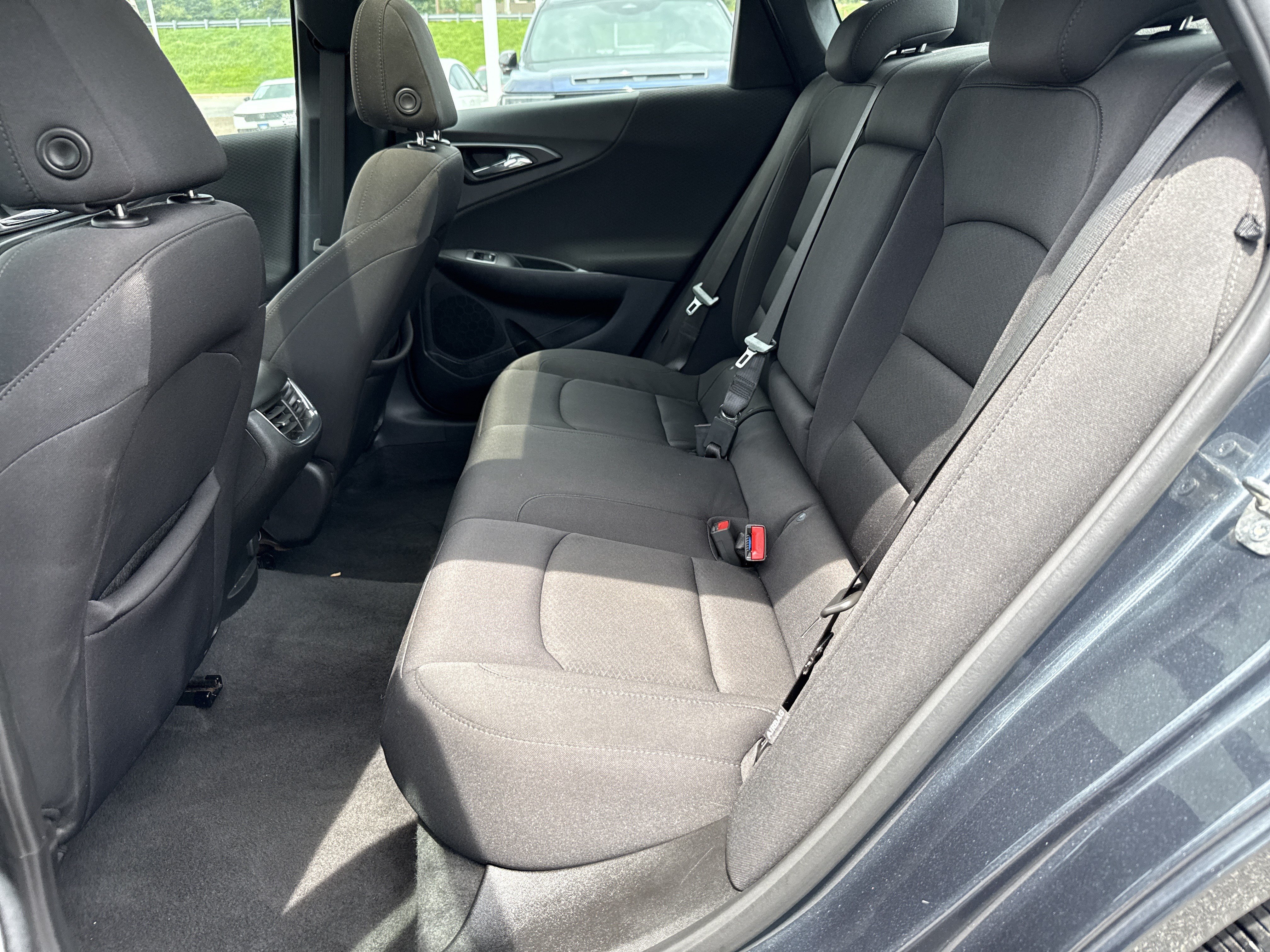 Used 2021 Chevrolet Malibu LT FWD image 35