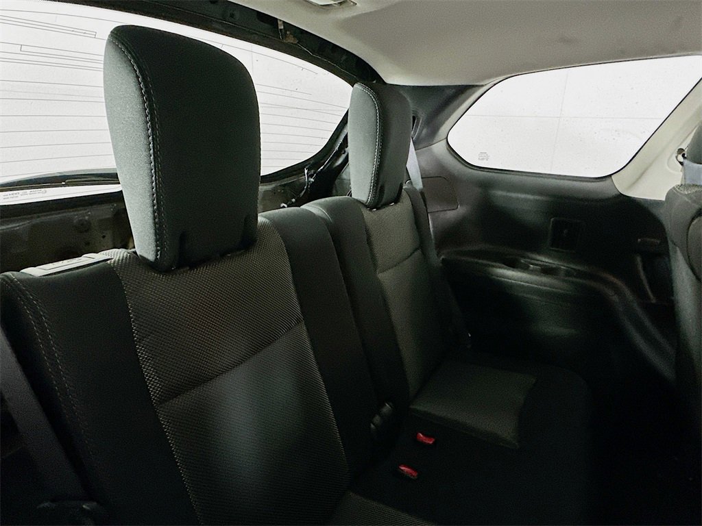 Used 2020 Nissan Pathfinder S image 26