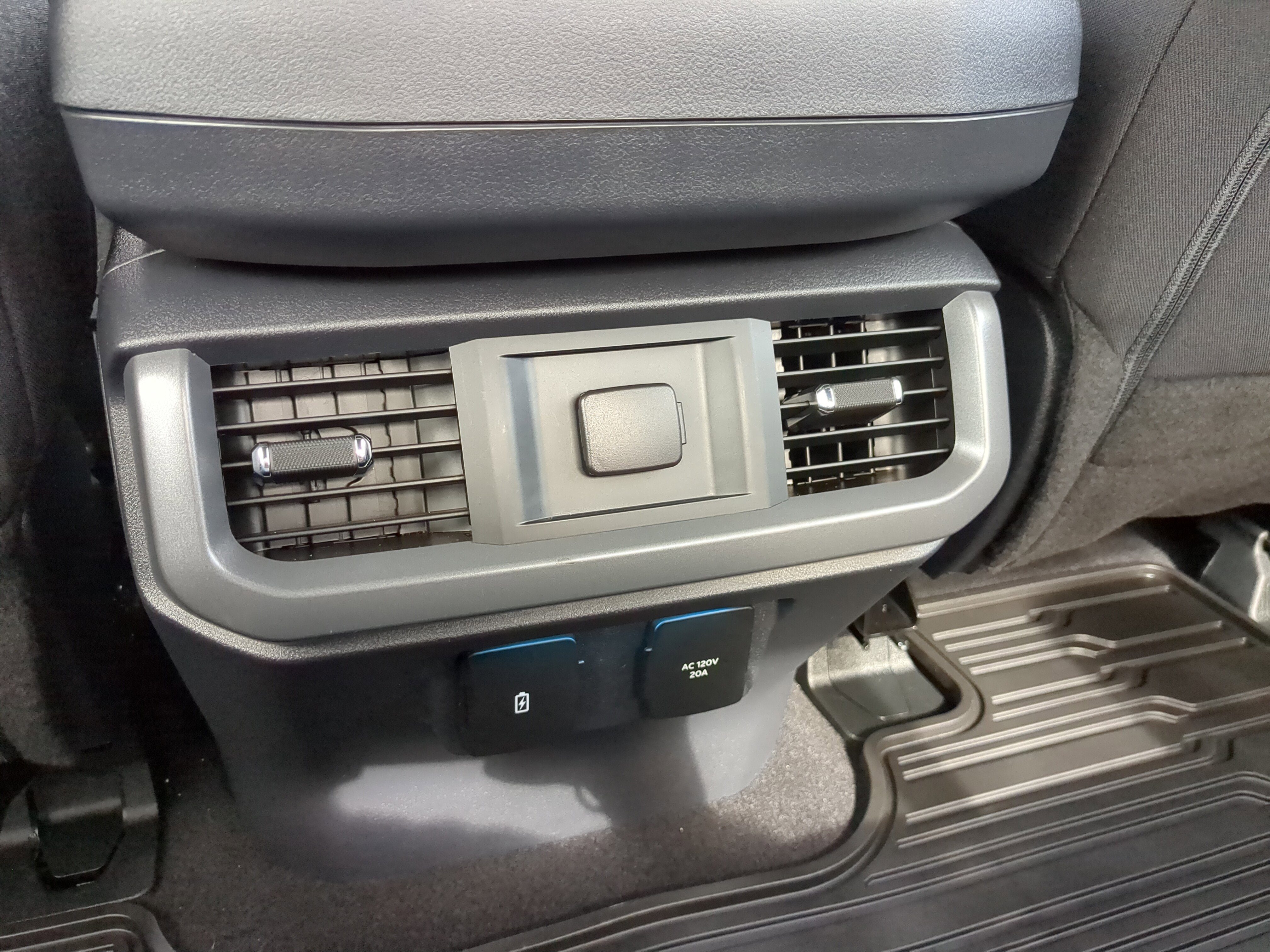 Used 2025 Ford F150 XLT w/ Equipment Group 302A MID image 15